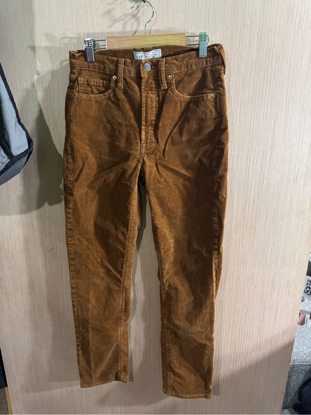 Women’s GAP Vintage Slim High Rise Corduroy Pants in Chestnut Brown Size 2